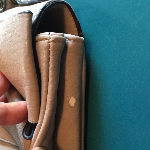 Blush-Cream crossbody bow purse - Picture 9 of 10